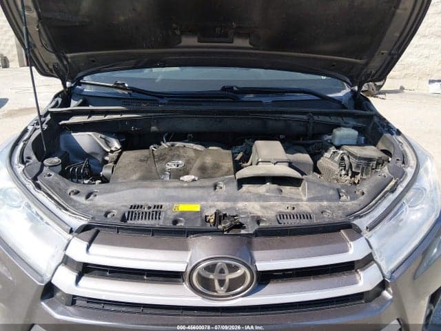 2018 TOYOTA HIGHLANDER XLE 10