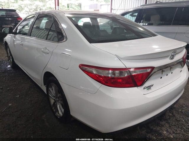 2017 TOYOTA CAMRY SE 3