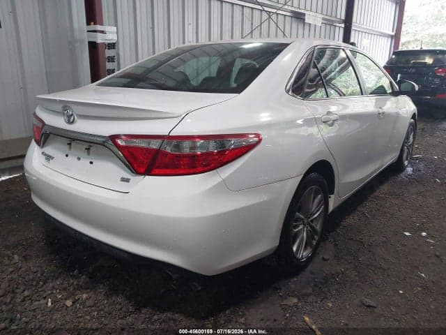 2017 TOYOTA CAMRY SE 4