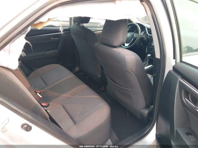 2017 TOYOTA COROLLA LE 8