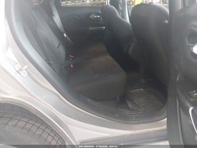 2019 JEEP CHEROKEE LATITUDE 4X4 8