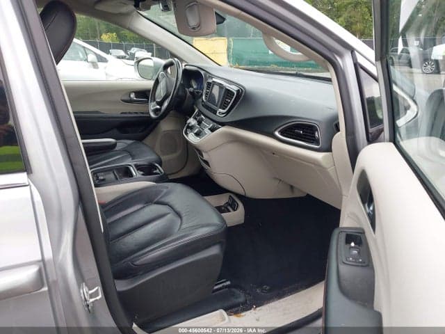 2020 CHRYSLER PACIFICA TOURING L 5