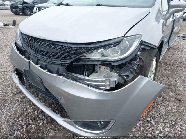 2020 CHRYSLER PACIFICA TOURING L 6