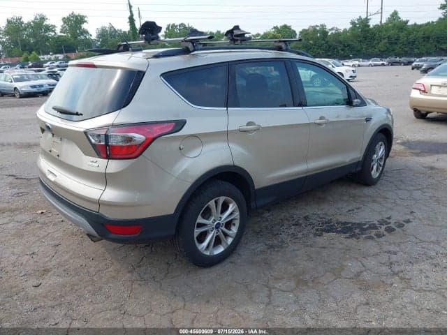 2017 FORD ESCAPE SE 4