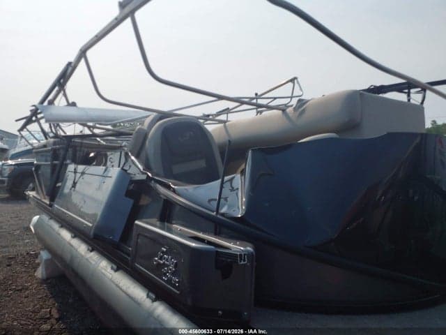 2023 BARLETTA PONTOON 6