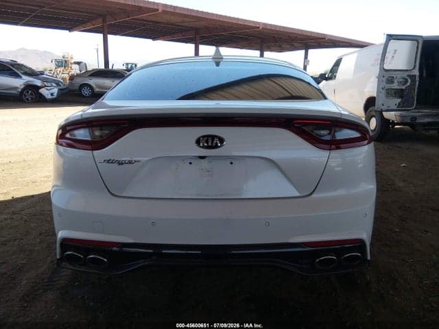 2019 KIA STINGER 16