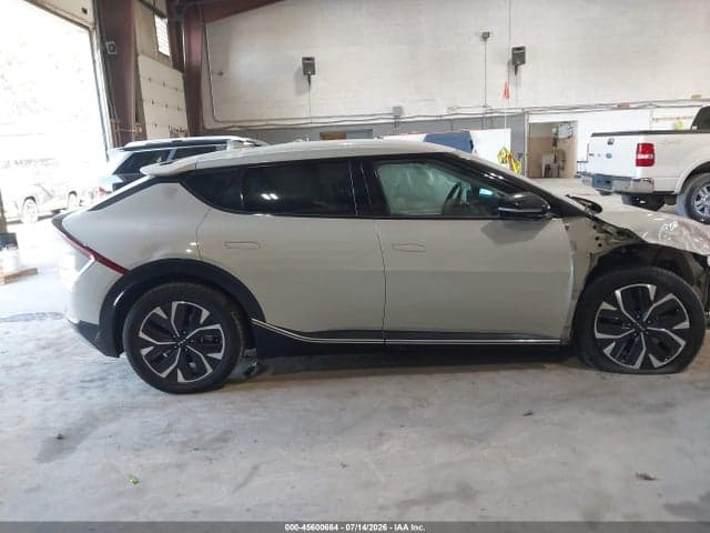 2022 KIA EV6 WIND 14