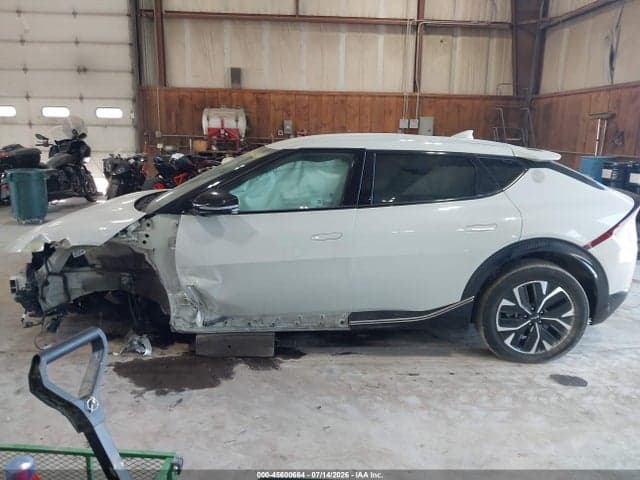 2022 KIA EV6 WIND 15