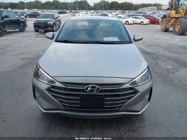 2020 HYUNDAI ELANTRA SE 13