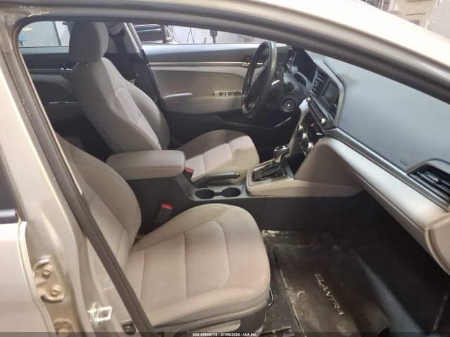 2020 HYUNDAI ELANTRA SE 5