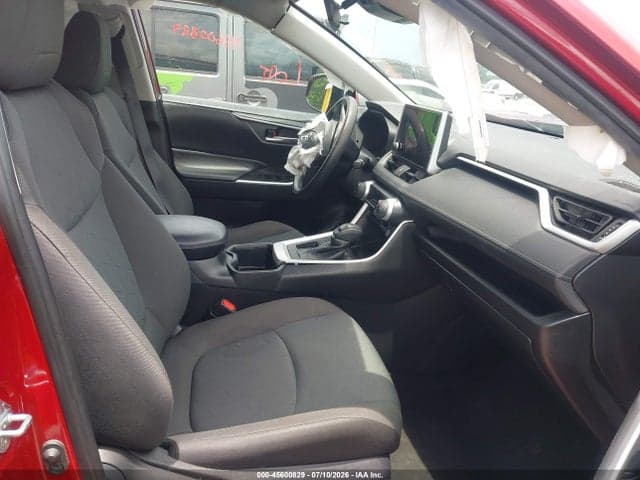 2023 TOYOTA RAV4 XLE 5