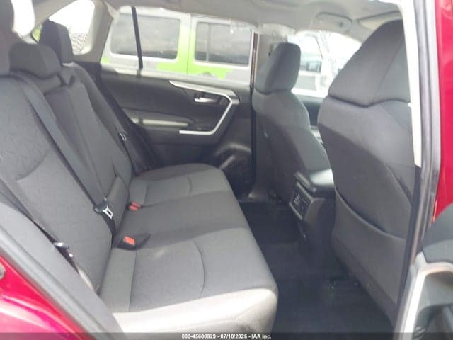 2023 TOYOTA RAV4 XLE 8
