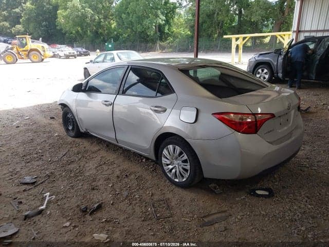2017 TOYOTA COROLLA LE 3