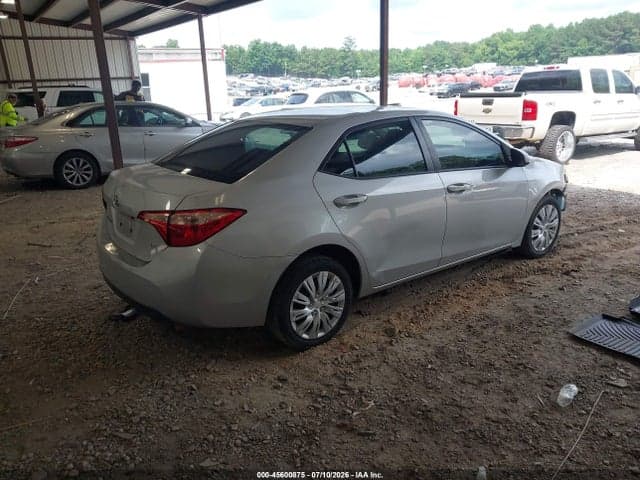 2017 TOYOTA COROLLA LE 4