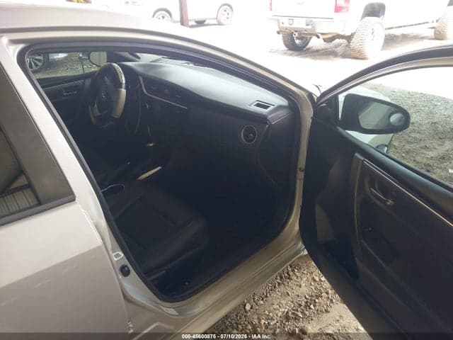 2017 TOYOTA COROLLA LE 5