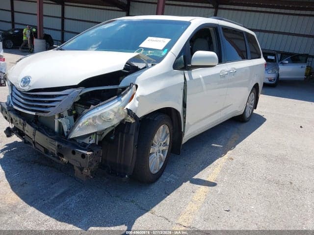 2017 TOYOTA SIENNA XLE 7 PASSENGER 2