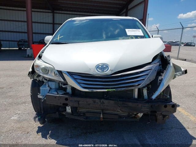 2017 TOYOTA SIENNA XLE 7 PASSENGER 12