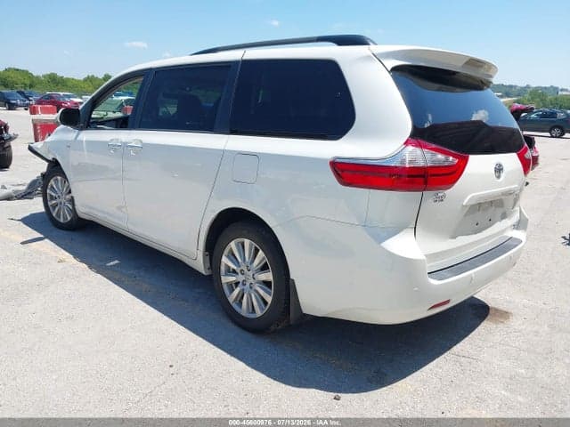 2017 TOYOTA SIENNA XLE 7 PASSENGER 3