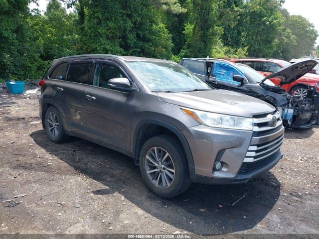 2018 TOYOTA HIGHLANDER XLE 1
