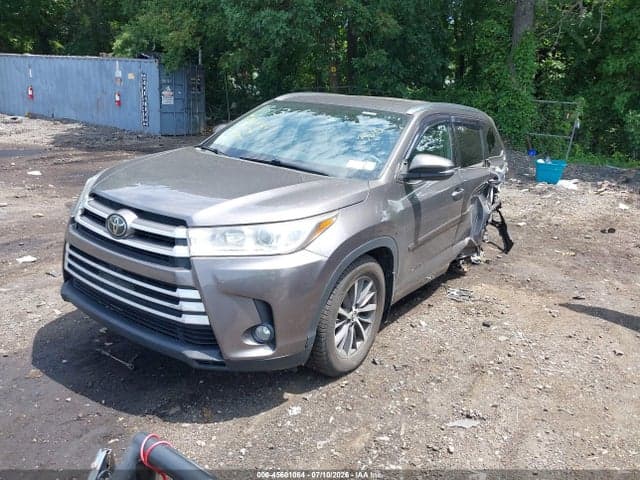2018 TOYOTA HIGHLANDER XLE 2