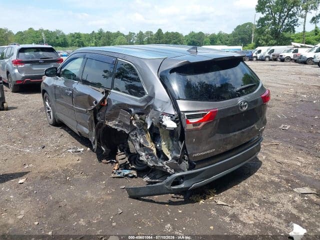 2018 TOYOTA HIGHLANDER XLE 3