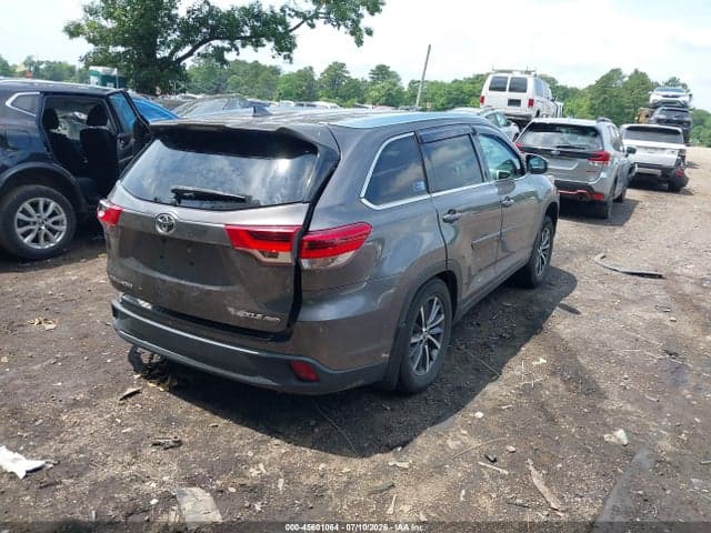 2018 TOYOTA HIGHLANDER XLE 4