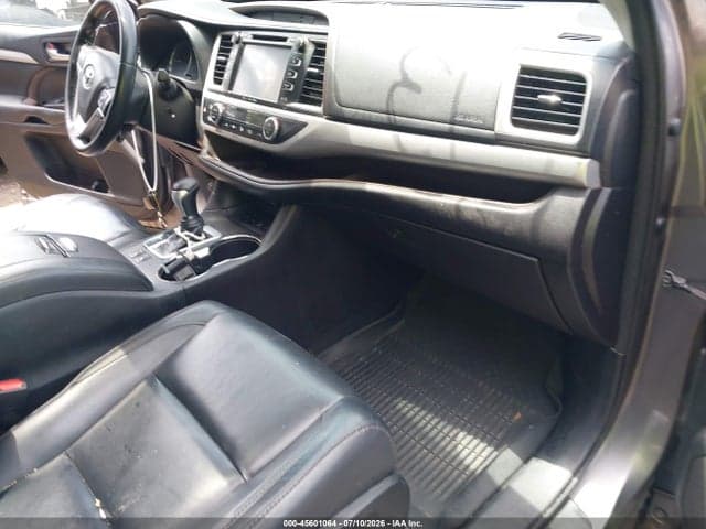 2018 TOYOTA HIGHLANDER XLE 5