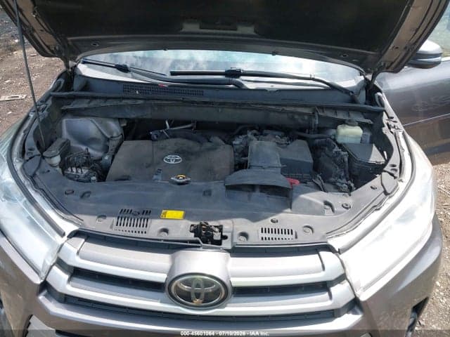2018 TOYOTA HIGHLANDER XLE 10