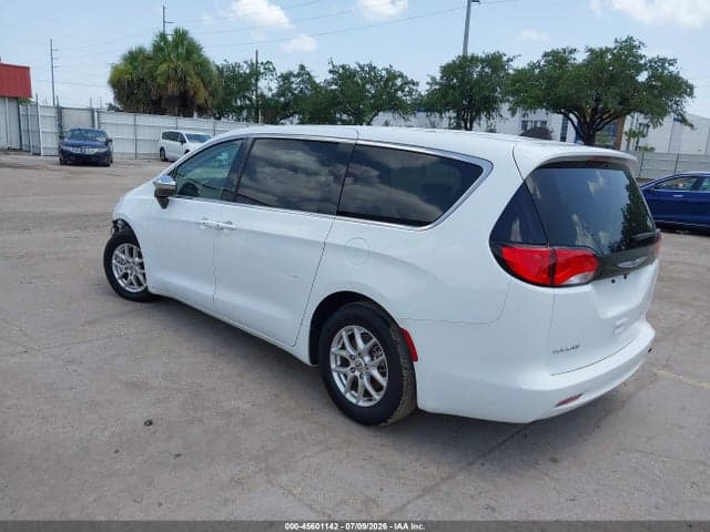 2023 CHRYSLER VOYAGER LX 3