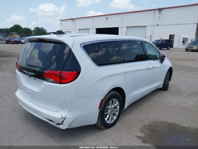 2023 CHRYSLER VOYAGER LX 4