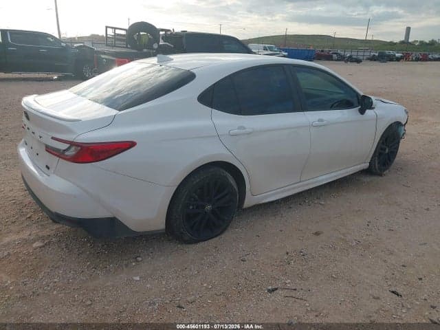 2025 TOYOTA CAMRY SE 4