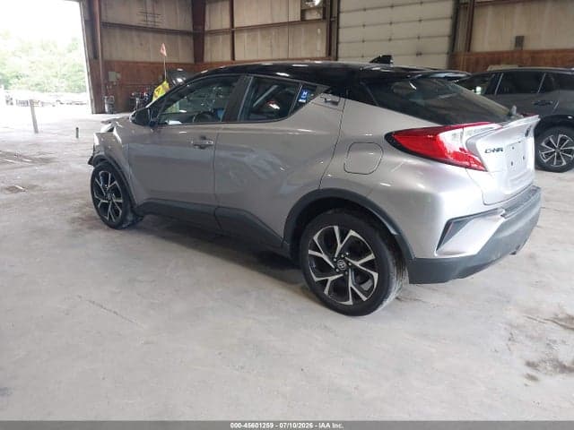 2020 TOYOTA C-HR XLE 3