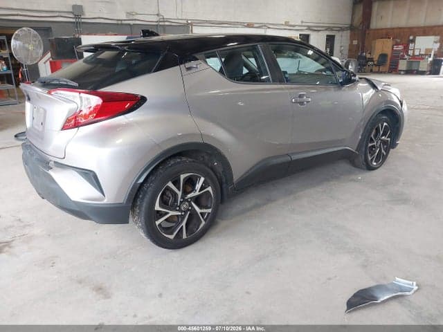 2020 TOYOTA C-HR XLE 4