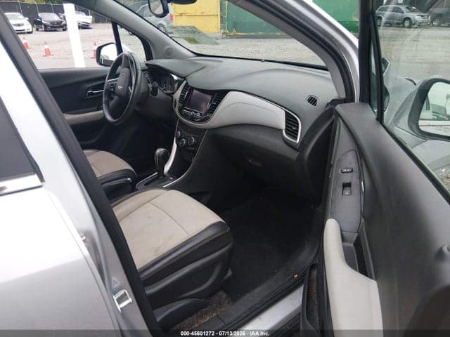 2020 CHEVROLET TRAX FWD LT 5