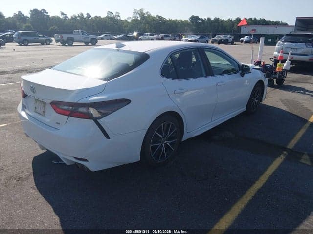2021 TOYOTA CAMRY SE 4