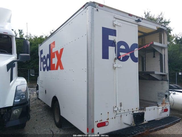 2017 GMC SAVANA CUTAWAY WORK VAN 3