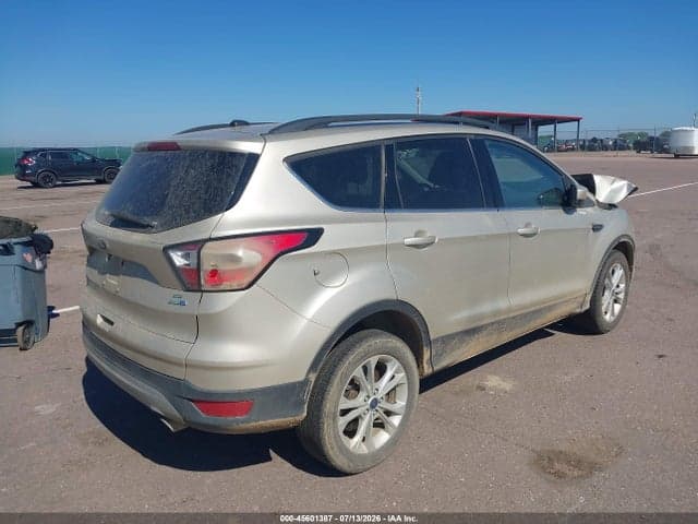 2017 FORD ESCAPE SE 4