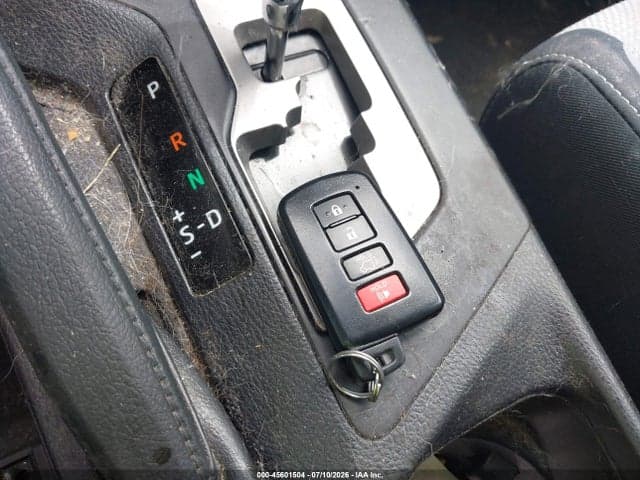 2018 TOYOTA RAV4 XLE 11