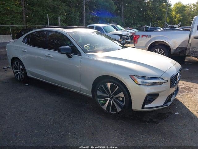 2022 VOLVO S60 B5 MOMENTUM - 1