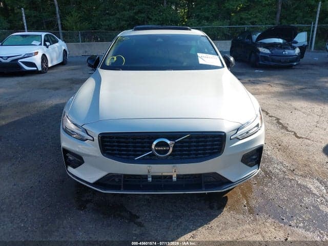 2022 VOLVO S60 B5 MOMENTUM 12