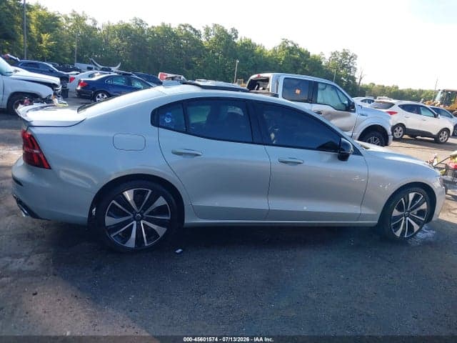 2022 VOLVO S60 B5 MOMENTUM 13