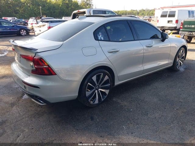 2022 VOLVO S60 B5 MOMENTUM 4