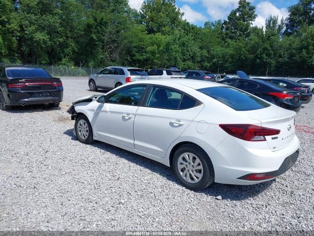 2019 HYUNDAI ELANTRA SE 3