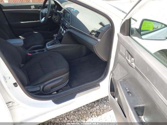 2019 HYUNDAI ELANTRA SE 5
