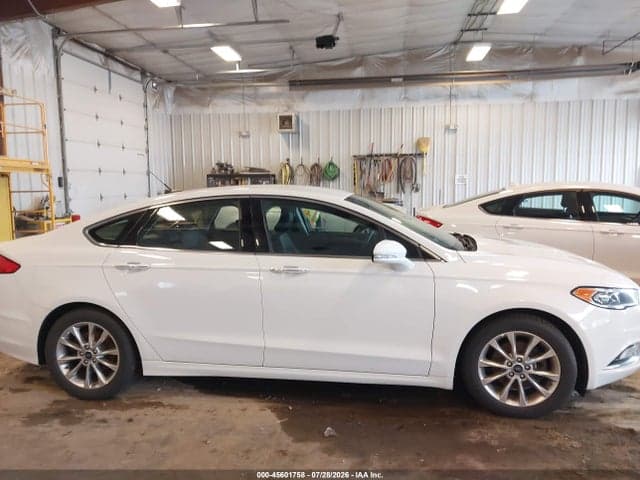 2017 FORD FUSION SE 13