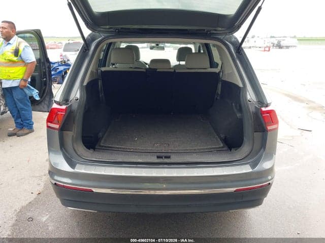 2018 VOLKSWAGEN TIGUAN 2.0T SE/2.0T SEL 17