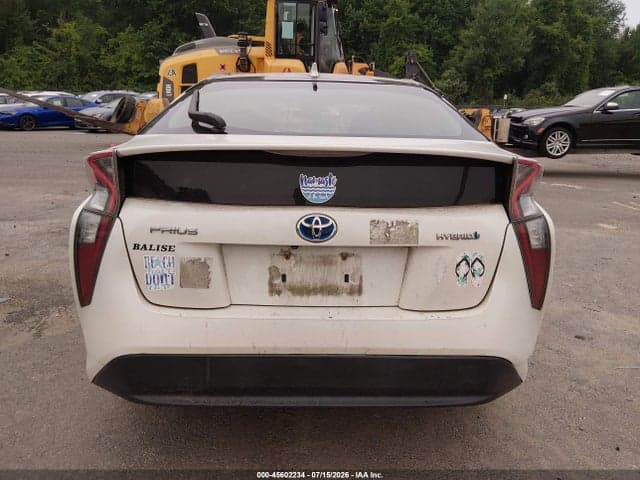 2017 TOYOTA PRIUS THREE 16