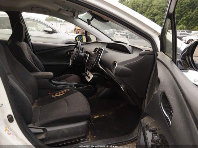 2017 TOYOTA PRIUS THREE 5