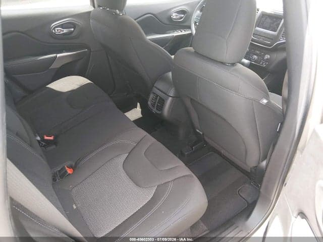 2020 JEEP CHEROKEE LATITUDE 4X4 8