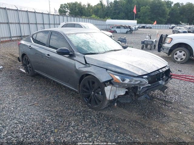 2022 NISSAN ALTIMA SR FWD
